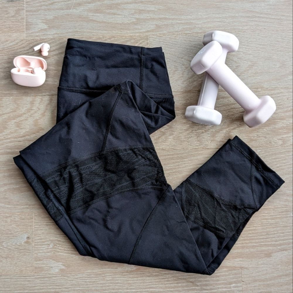 NWOT Victoria's Secret Sport Knockout Leggings with Mesh Lace Cutouts - L